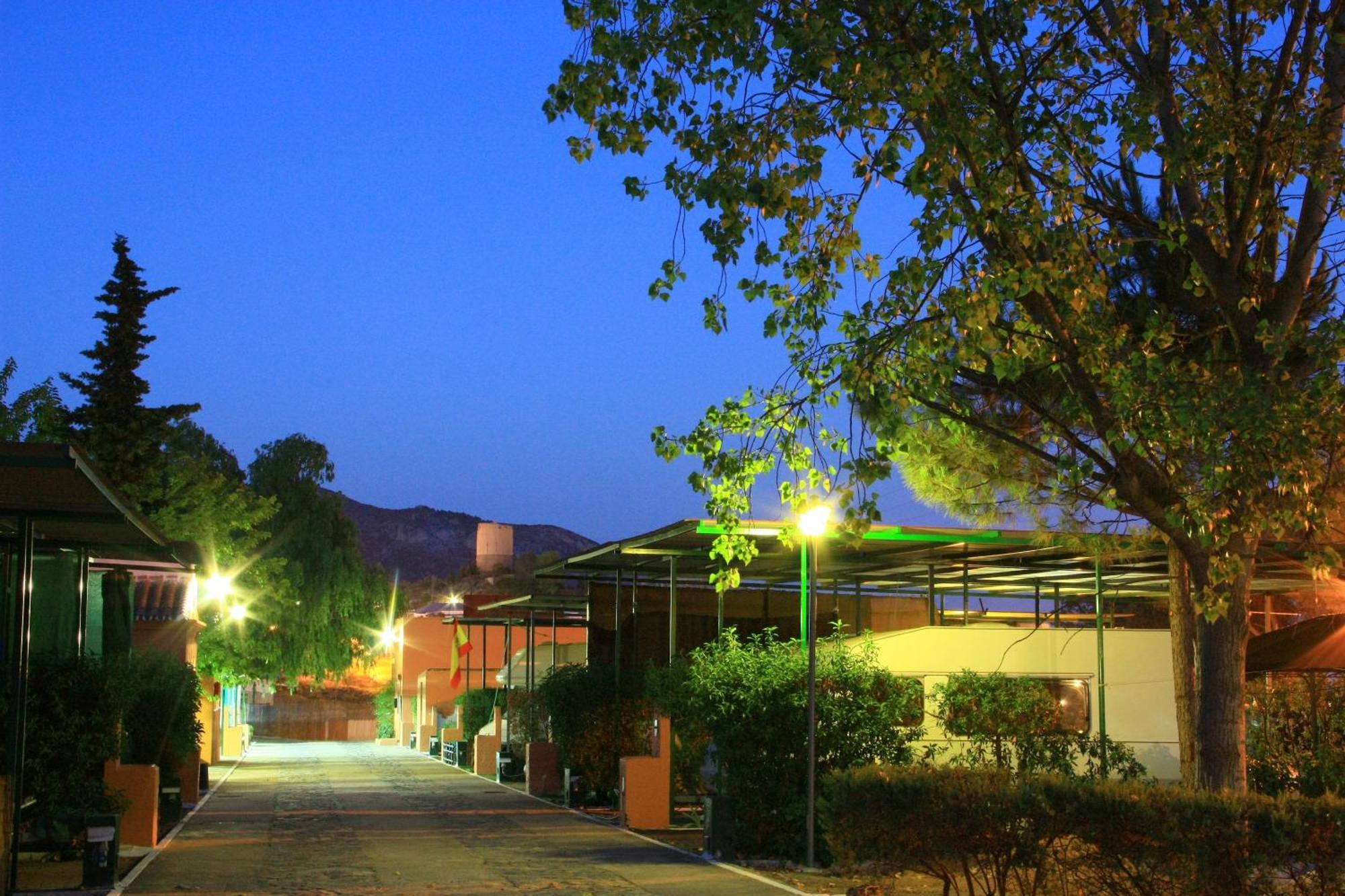Camping Sierra De Las Nieves Yunquera Εξωτερικό φωτογραφία