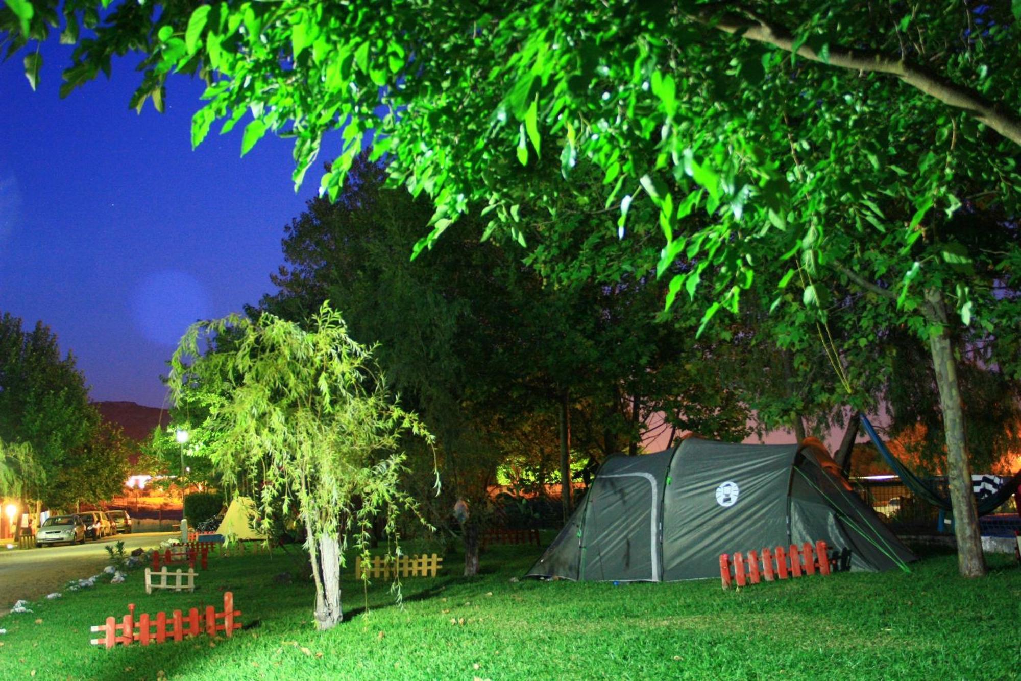 Camping Sierra De Las Nieves Yunquera Εξωτερικό φωτογραφία
